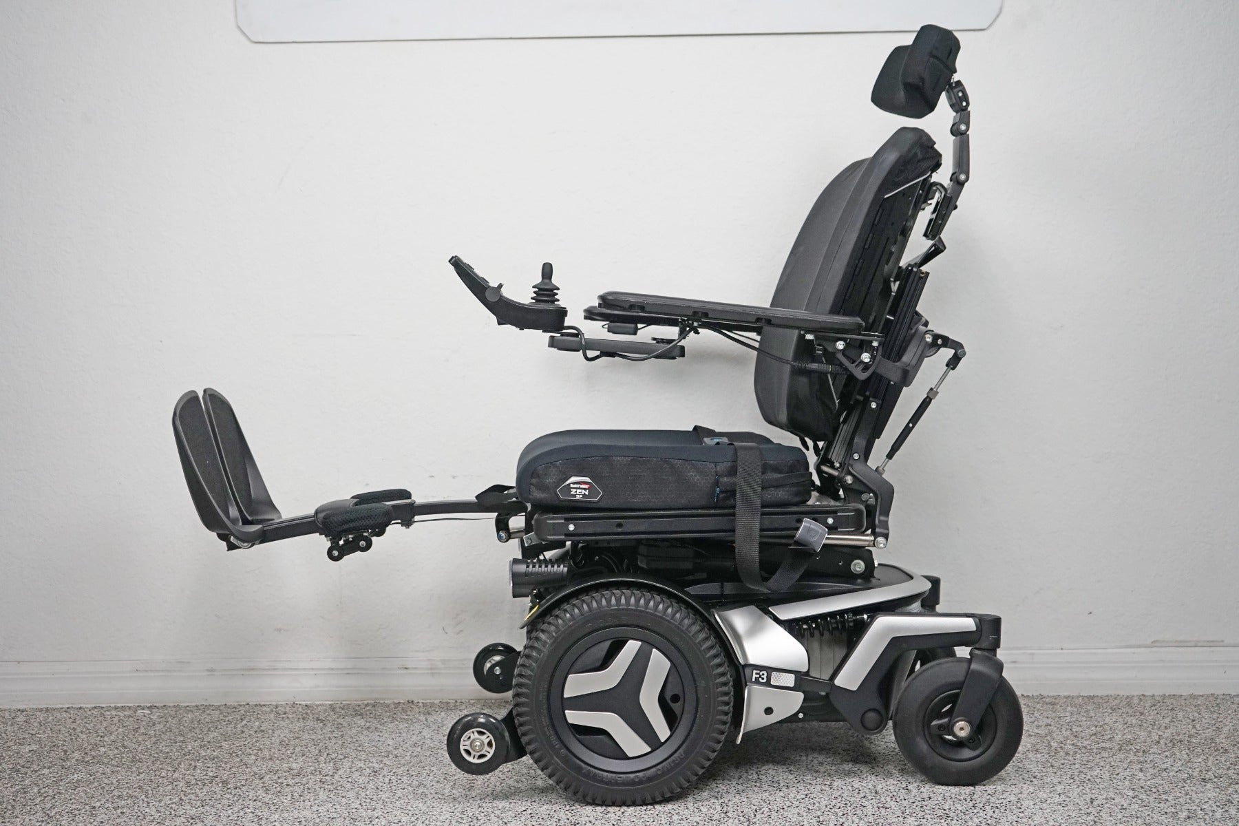 Permobil F3 Power Wheelchair 12" Seat Lift, Tilt, Recline, Legs & Anterior Tilt - 6108