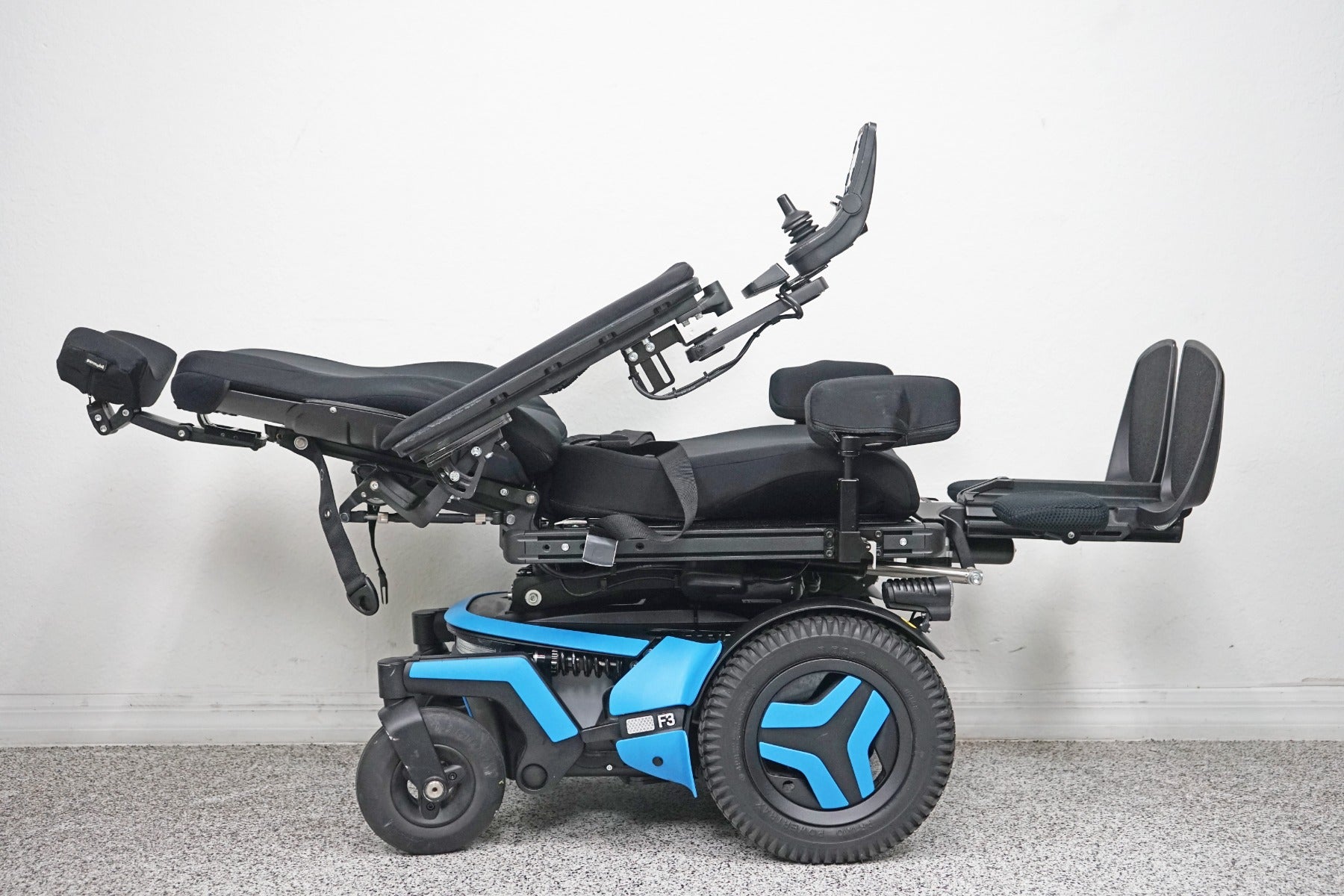 Permobil F3 Power Wheelchair 12" Seat Lift, Tilt, Recline, Legs & Anterior Tilt - 6123