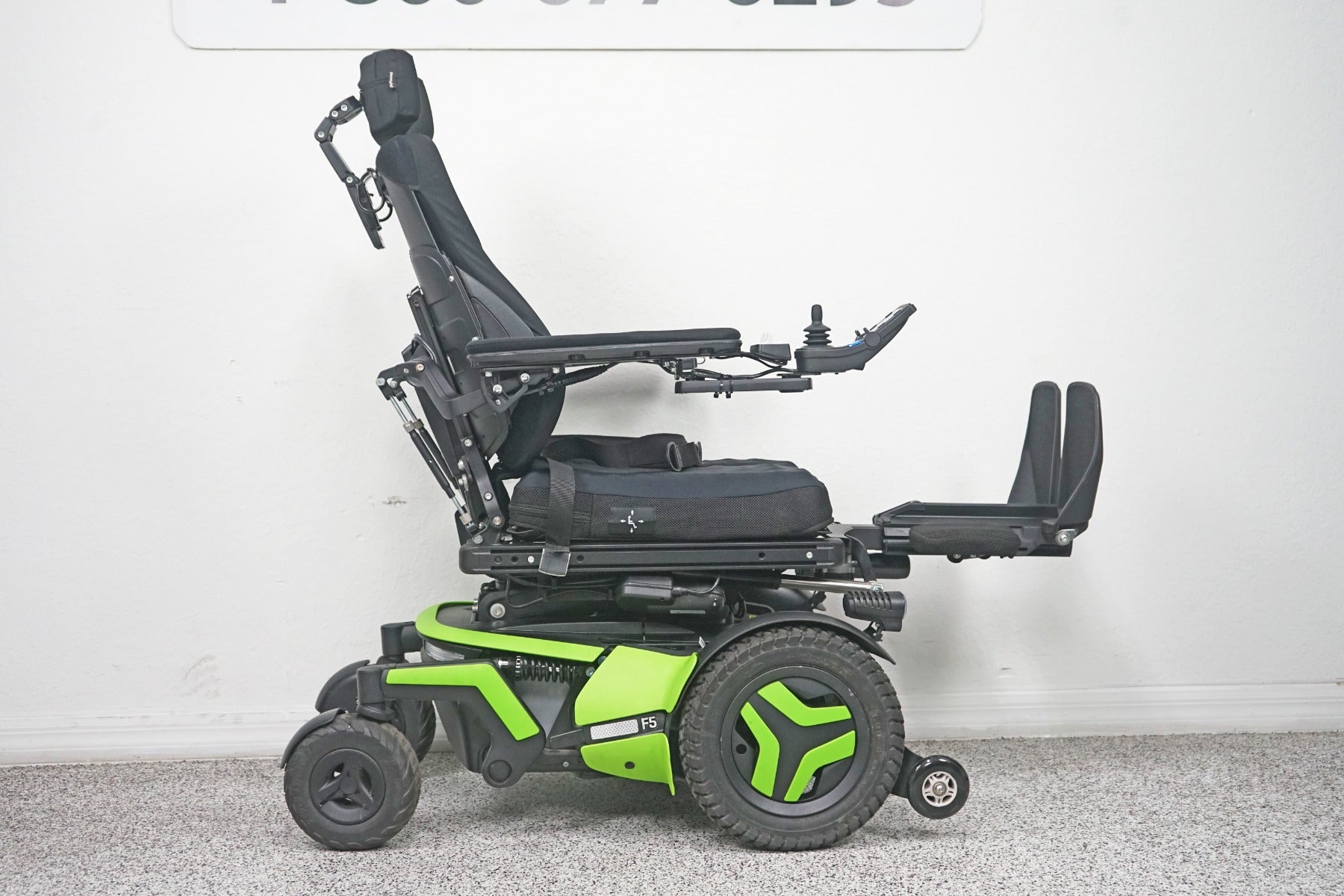 Permobil F5 Power Wheelchair Seat Lift, Tilt, Recline, Legs & Anterior Tilt - 8275