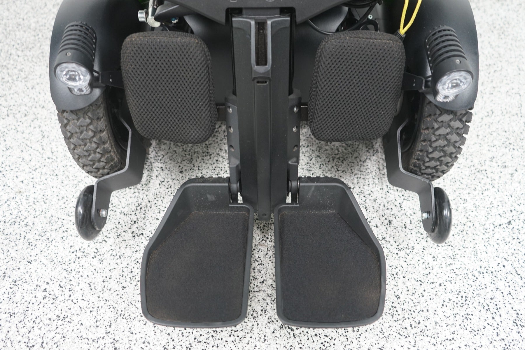 Permobil F5 Power Wheelchair Seat Lift, Tilt, Recline, Legs & Anterior Tilt - 8275