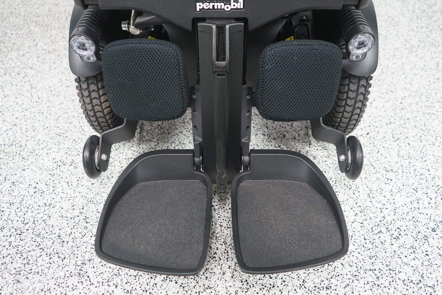 Permobil F3 Power Wheelchair 12" Seat Lift, Tilt, Recline, Legs & Anterior Tilt - 8335