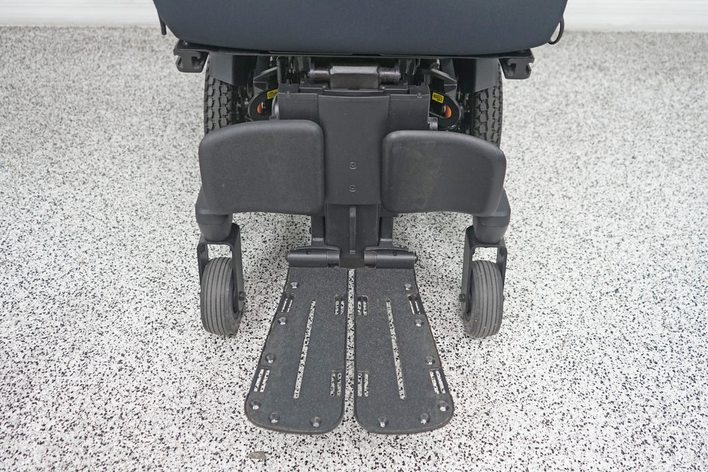 Quantum Edge 3 Stretto Power Wheelchair Tilt, Recline & Legs - 8495