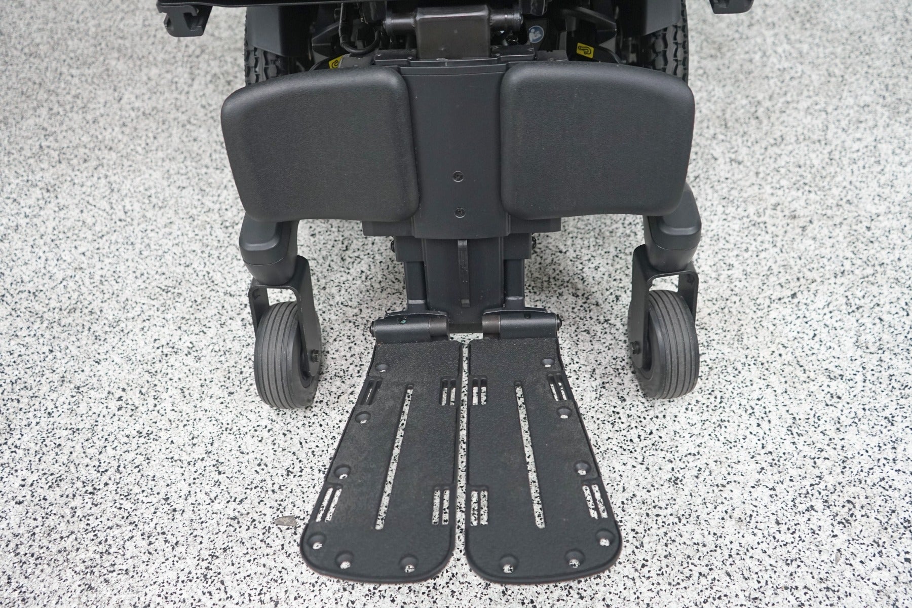 Quantum Edge 3 Stretto Power Wheelchair Tilt, Recline & Legs - 8512