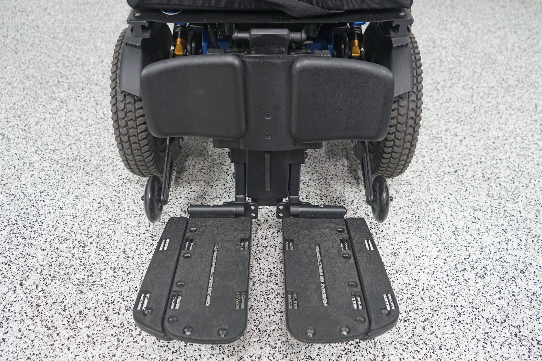 Quantum 4Front 2 Power Wheelchair Seat Lift, Tilt, Recline & Legs - 8519