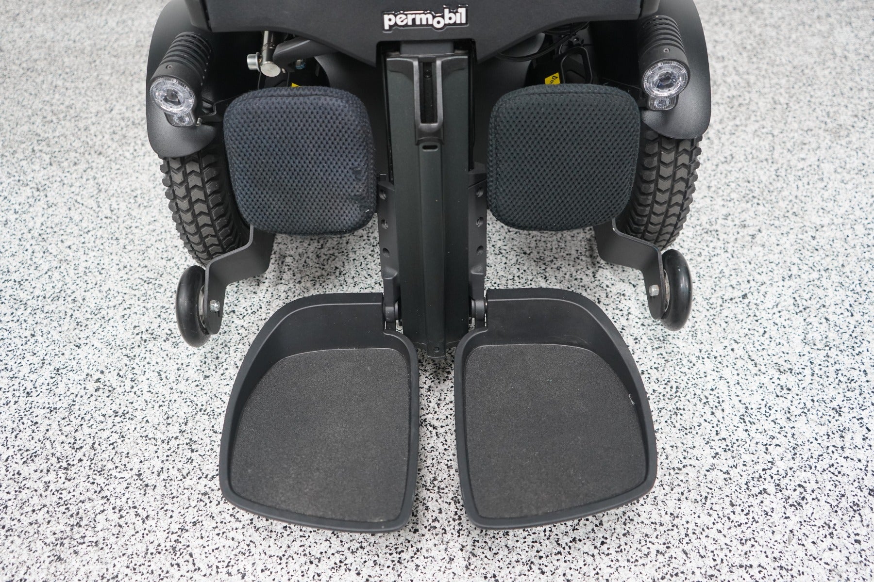 Permobil F3 Power Wheelchair 12" Seat Lift, Tilt, Recline, Legs & Anterior Tilt - 8536