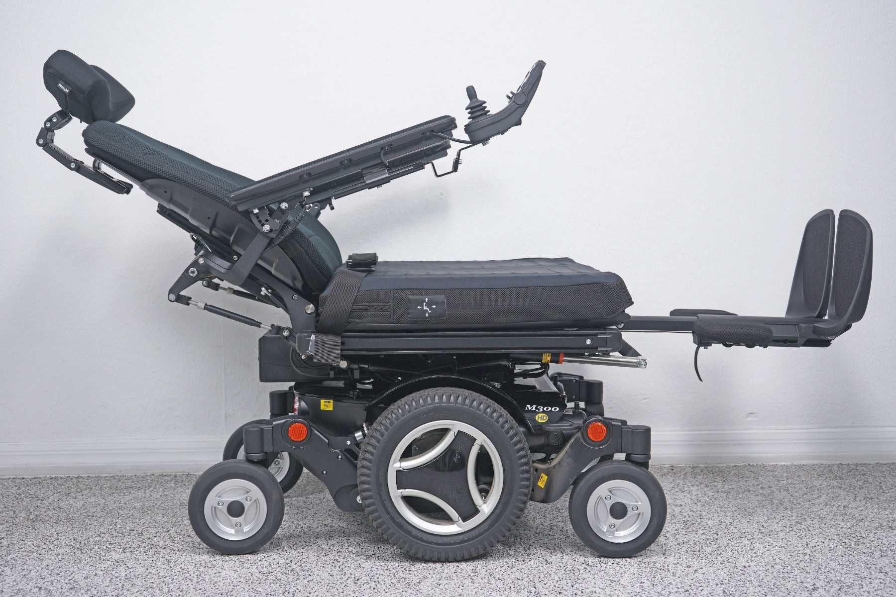 Permobil M300 HD Power Wheelchair Seat Lift, Tilt, Recline & Legs - 8864