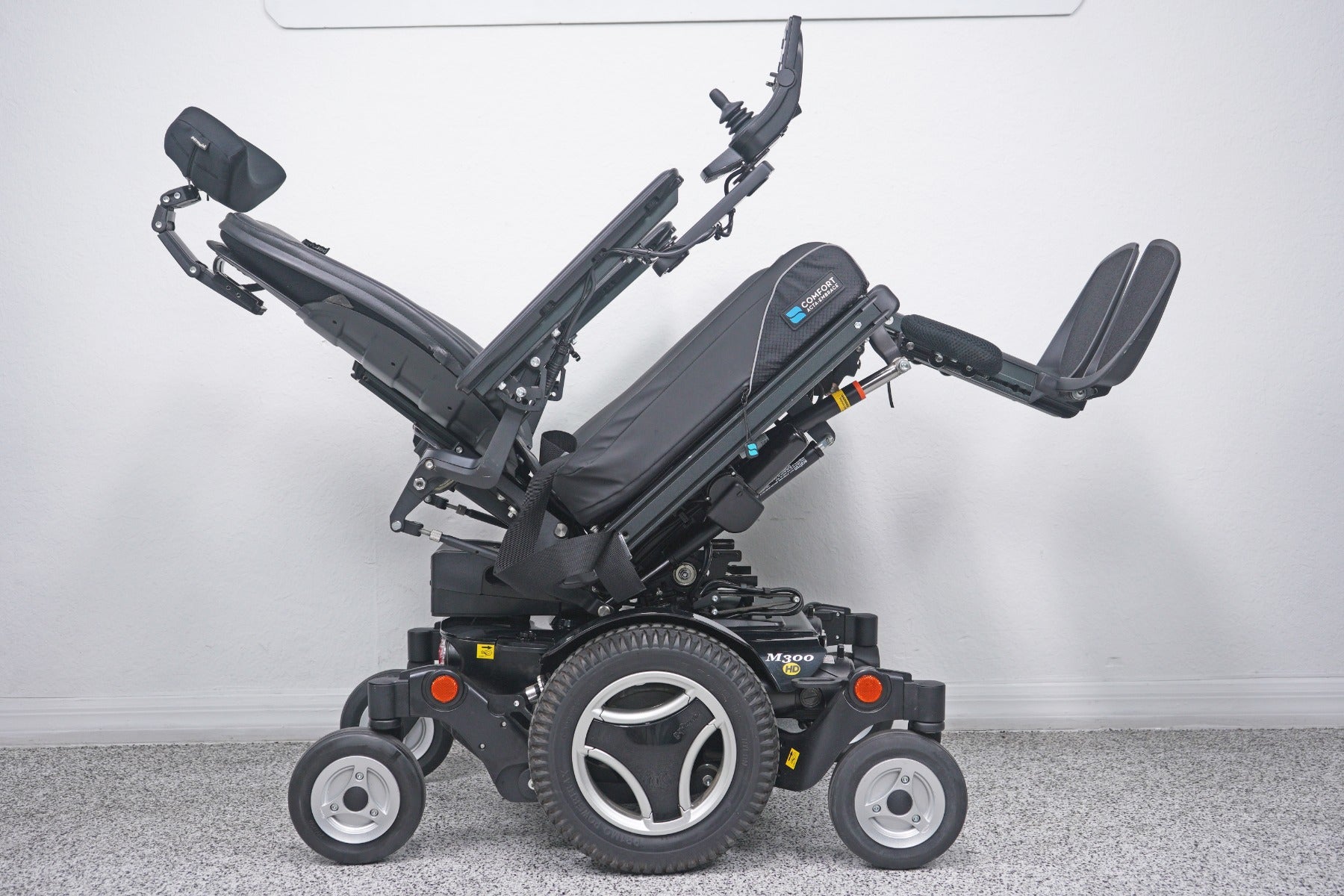 Permobil M300 HD Power Wheelchair Seat Lift, Tilt & Legs - 8870