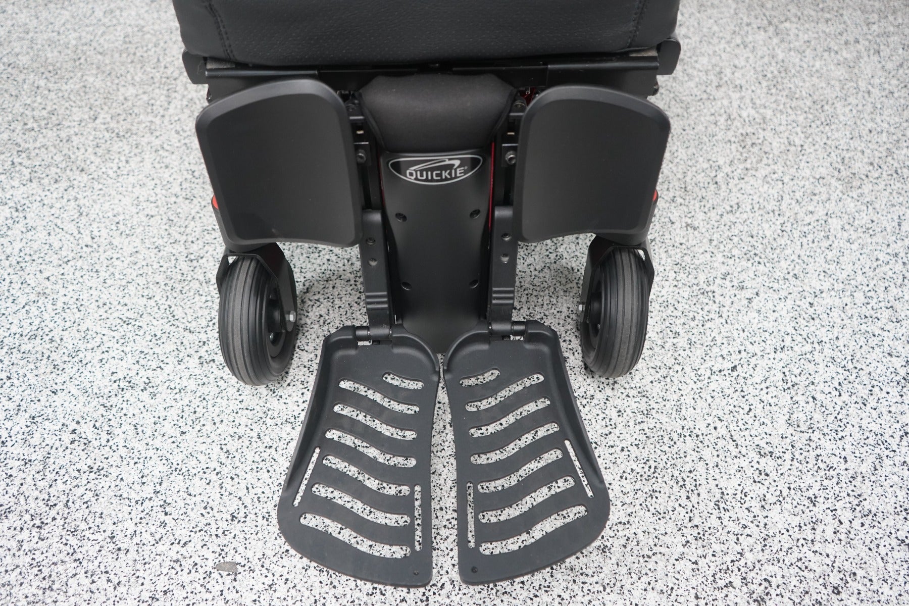 Quickie Q300 M Mini Power Wheelchair Seat Lift, Tilt, Recline & Legs - 9008