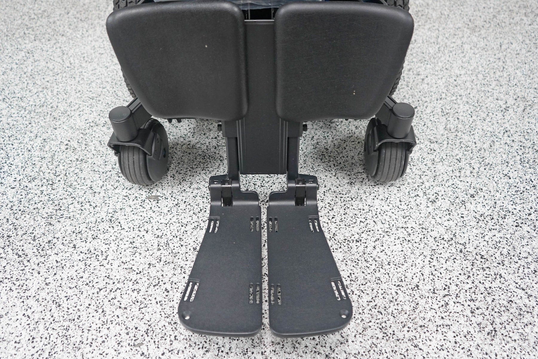 Quantum Edge 3 Power Wheelchair 12" iLevel Seat Lift, Tilt, Recline & Legs - 9022